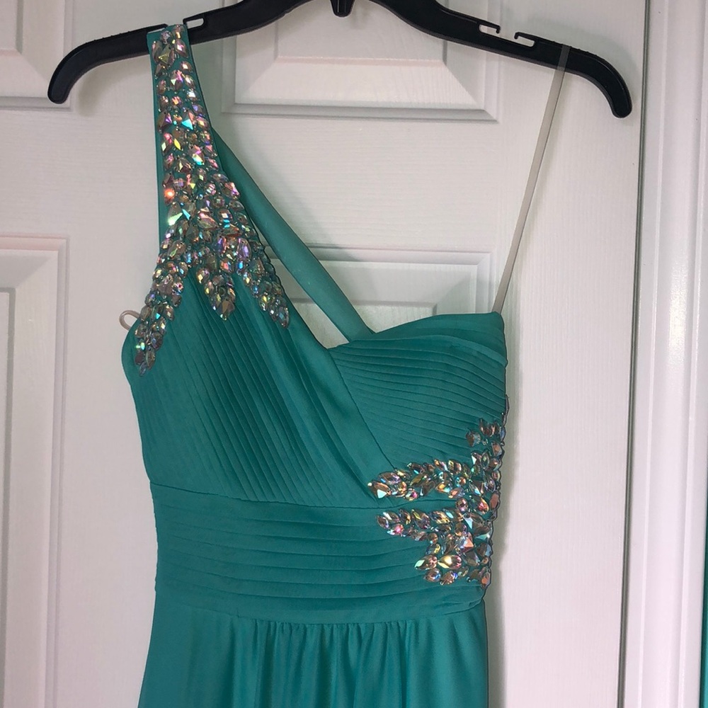 Prom Dress - Picture 2 of 7